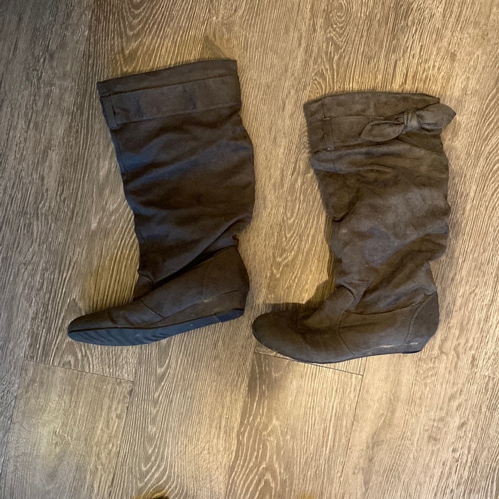 Grey slouch boots Gilly size 7.5